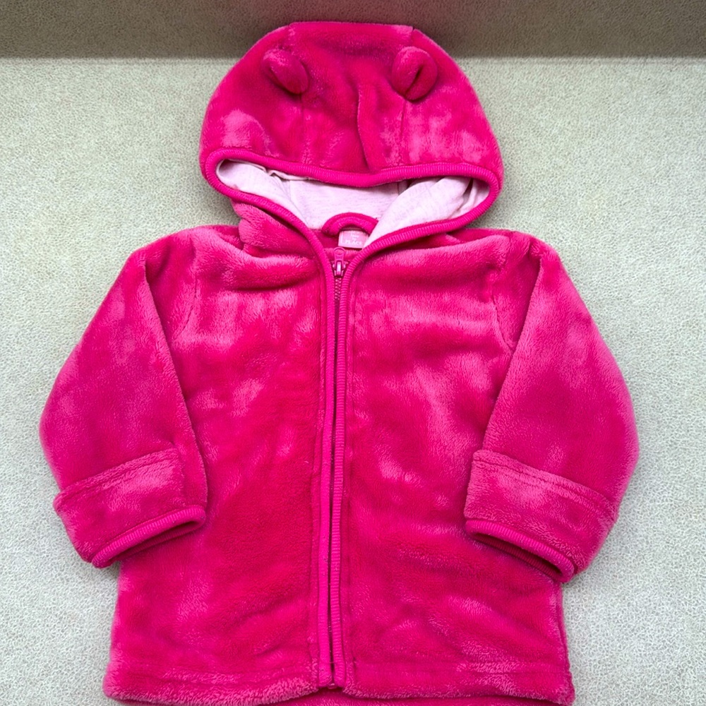 Baby Girl Cozy Sweater with mitten cuffs - Preloved. Size 12/18 months 🌸